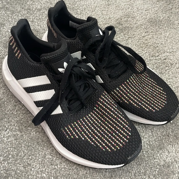 Adidas swift run PYV 702001 Running Shoes mens sz 10 - Picture 1 of 8